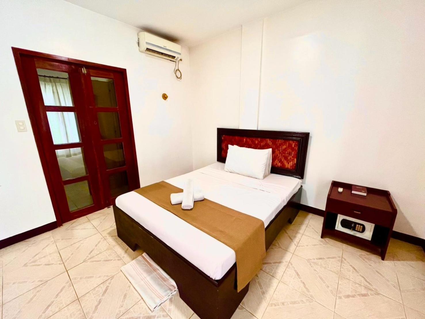 Chiisai Natsu Resort Bolod  Exteriör bild
